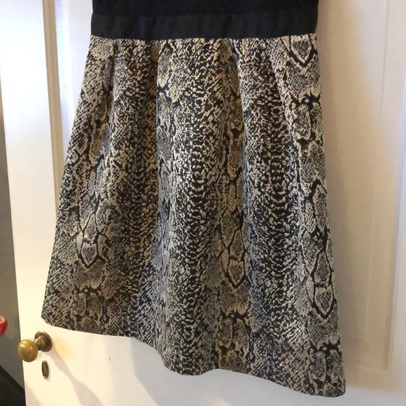 Fit and flare Party dress size small - Picture 4 of 4